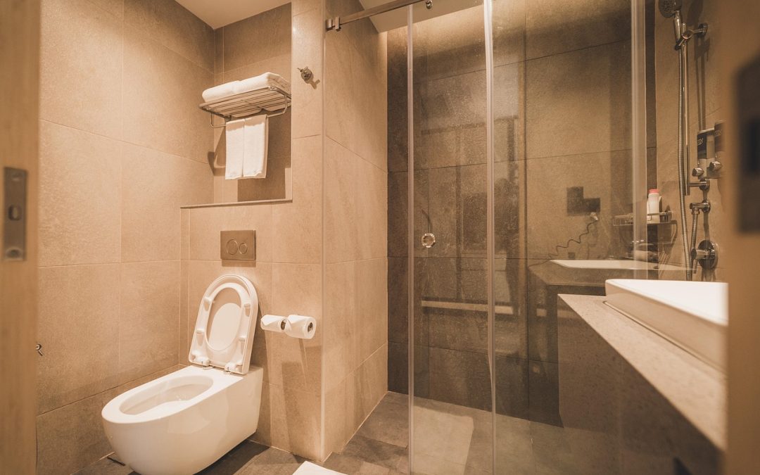 Tips för att maximera utrymmet i ett litet badrum