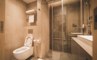 Tips för att maximera utrymmet i ett litet badrum